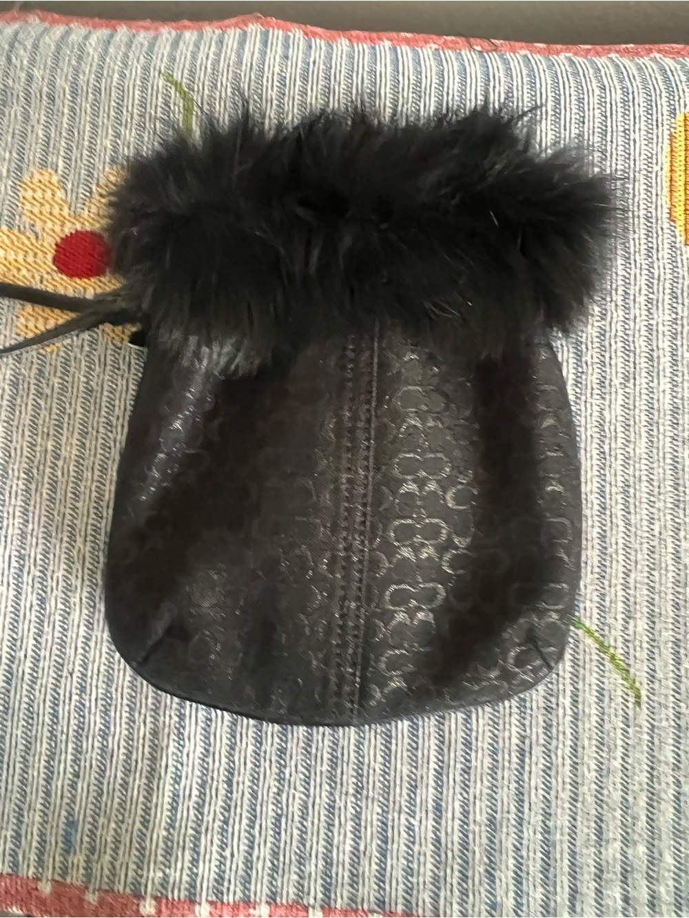 Coach Rare Y2K Black Signature Drawstring Pouch with Fur Trim 2003 - Picture 5 of 10